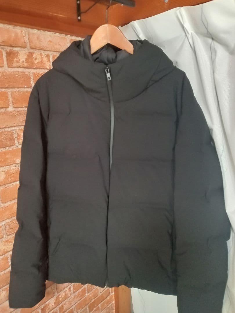 【美品】UNIQLO【ユニクロ】 シームレスダウンパーカーXLブラック