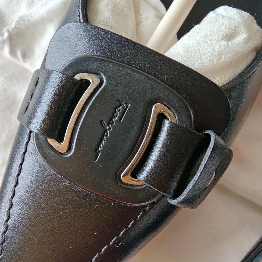 未使用品級 Salvatore Ferragamo ブラックレザー パンプス