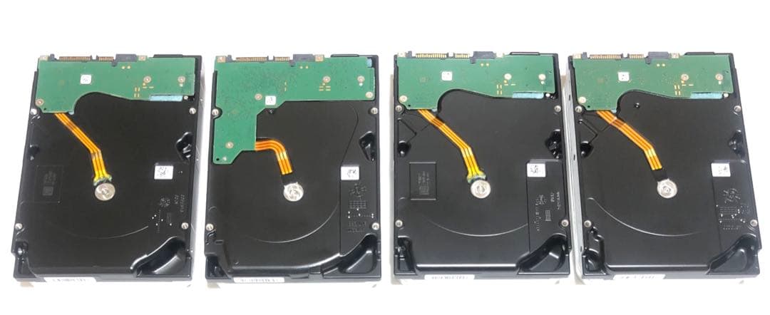 Seagate IronWolf 12TB HDD 4個