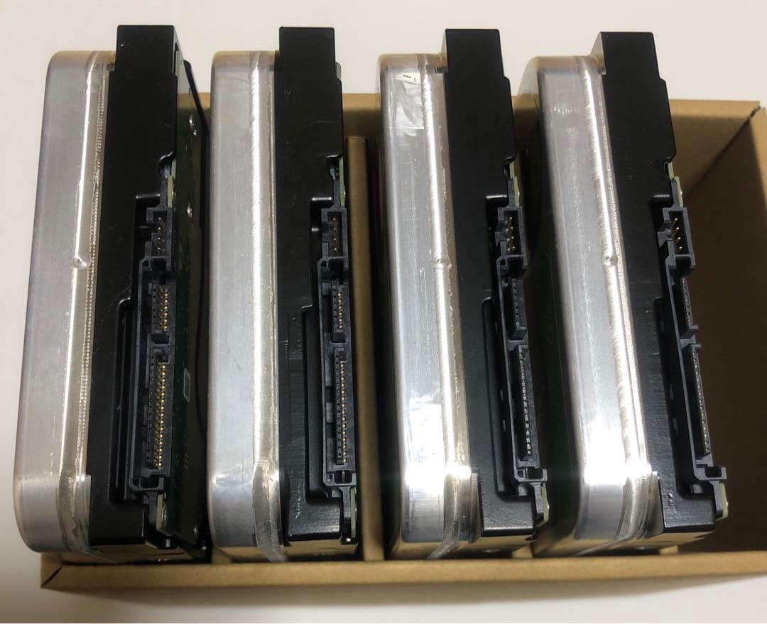 Seagate IronWolf 12TB HDD 4個