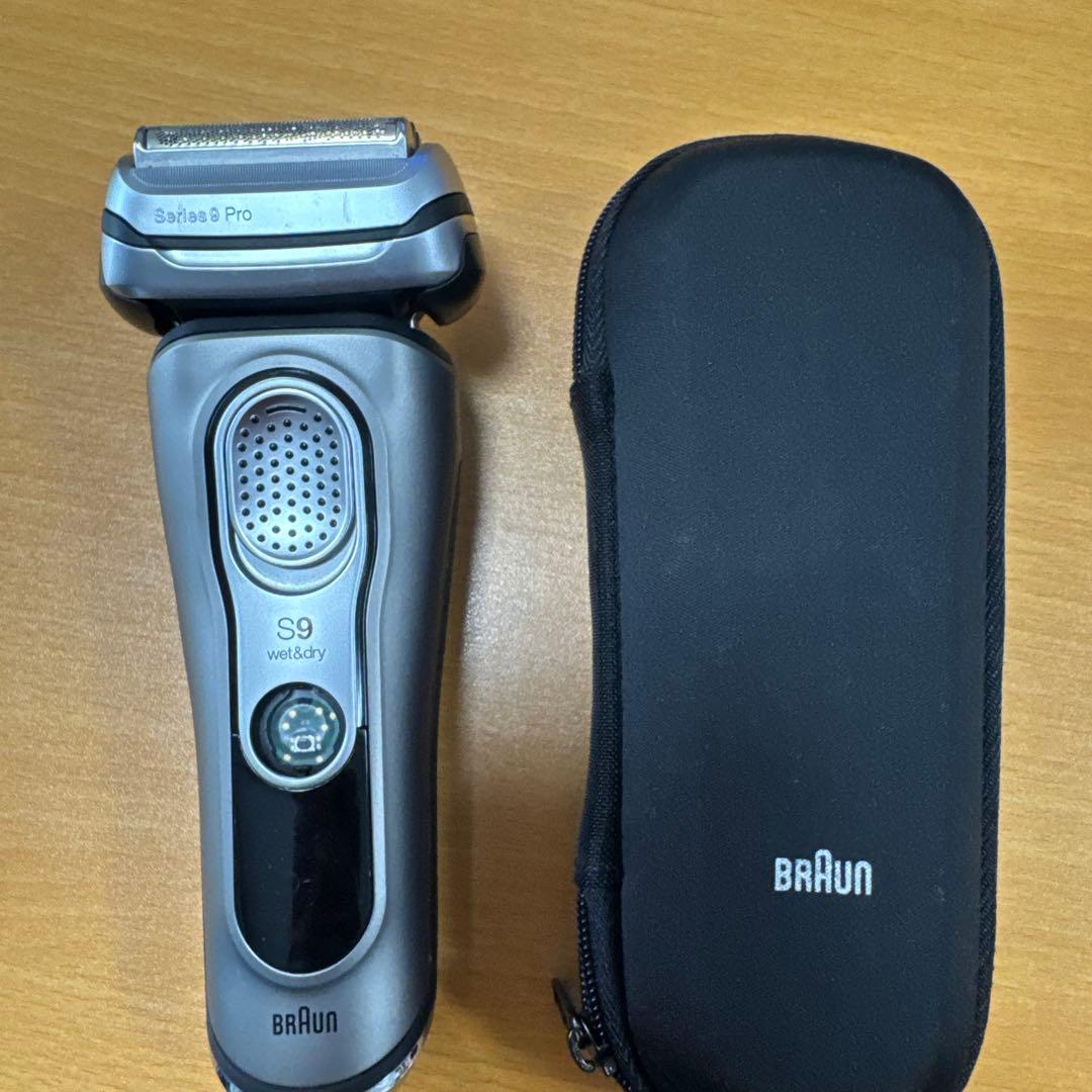 BRAUN Series 9 9384cc-Vメンズ電気シェーバー　ジャンク品扱