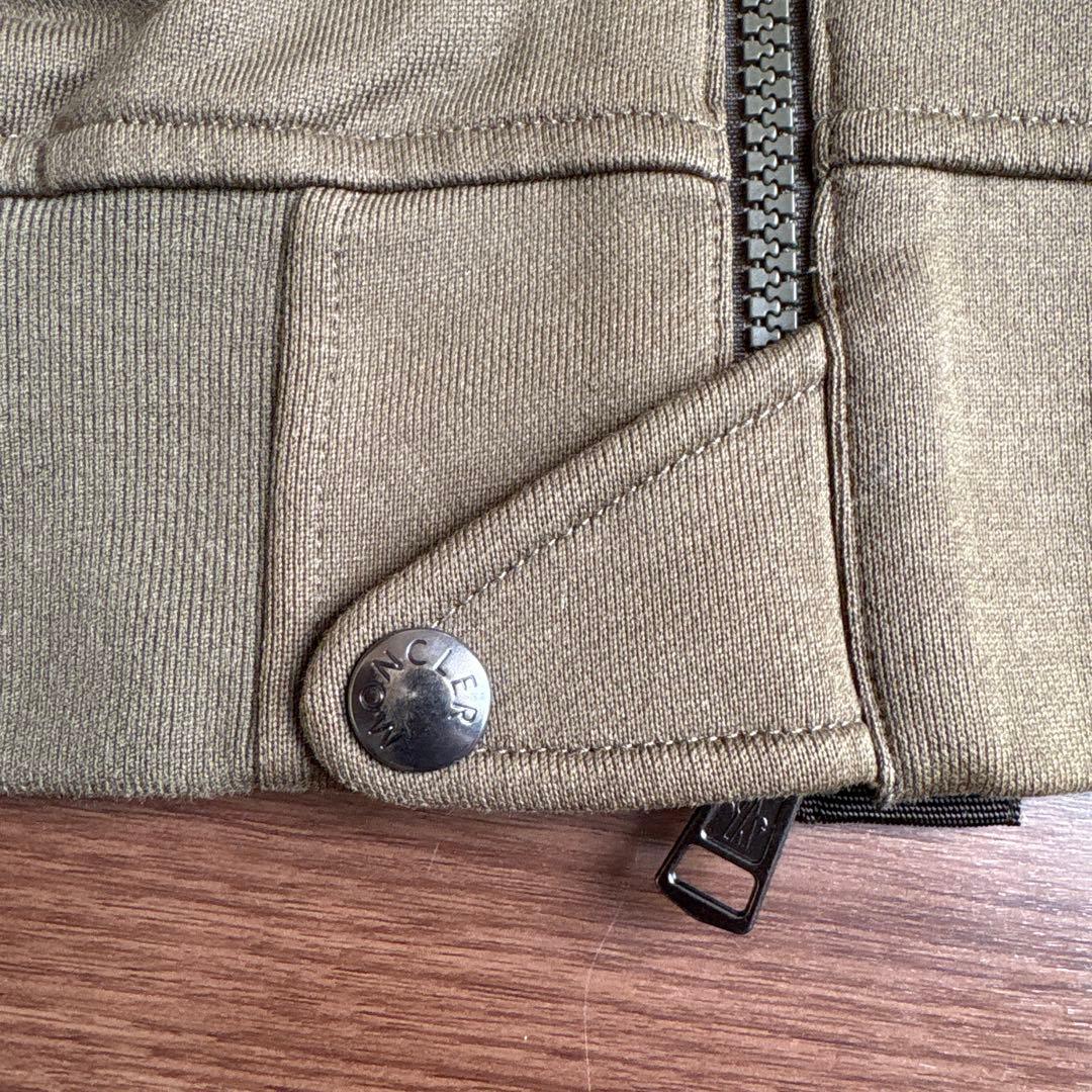 極美品モンクレール フード付きジャケット オリーブグリーン