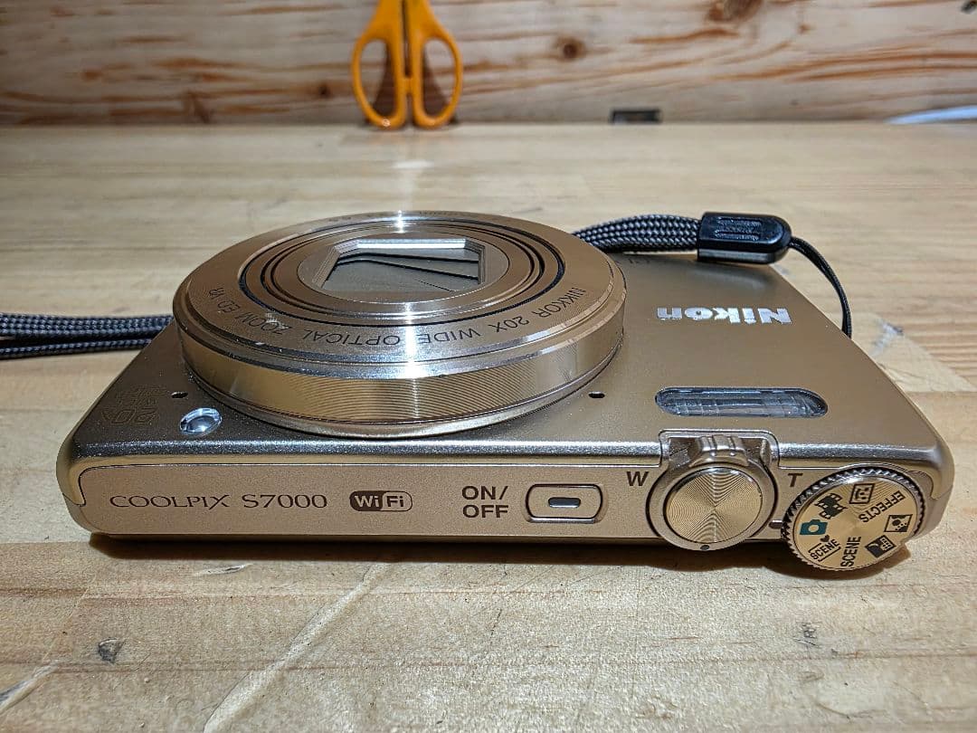 デジタルカメラ Nikon COOLPIX S7000 Gold
