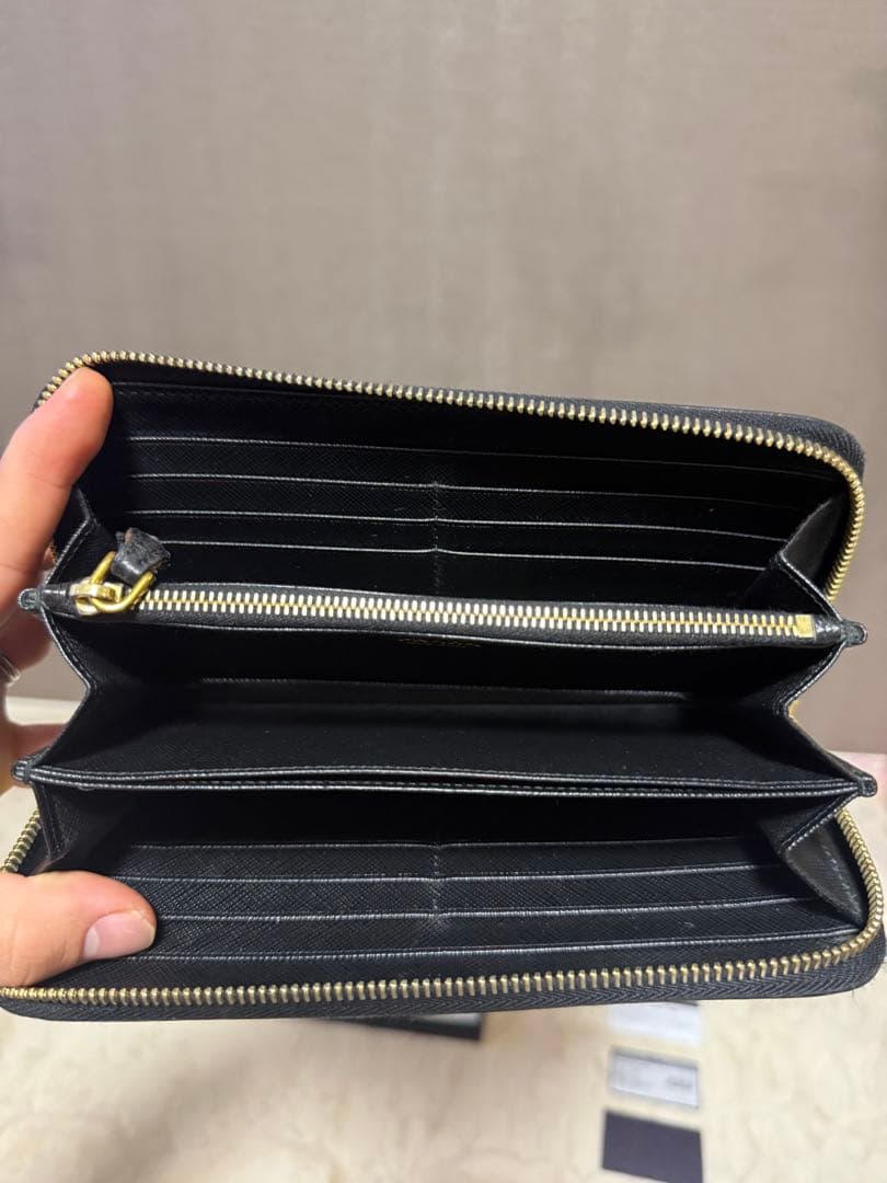 PRADA ブラック サフィアーノレザー 長財布