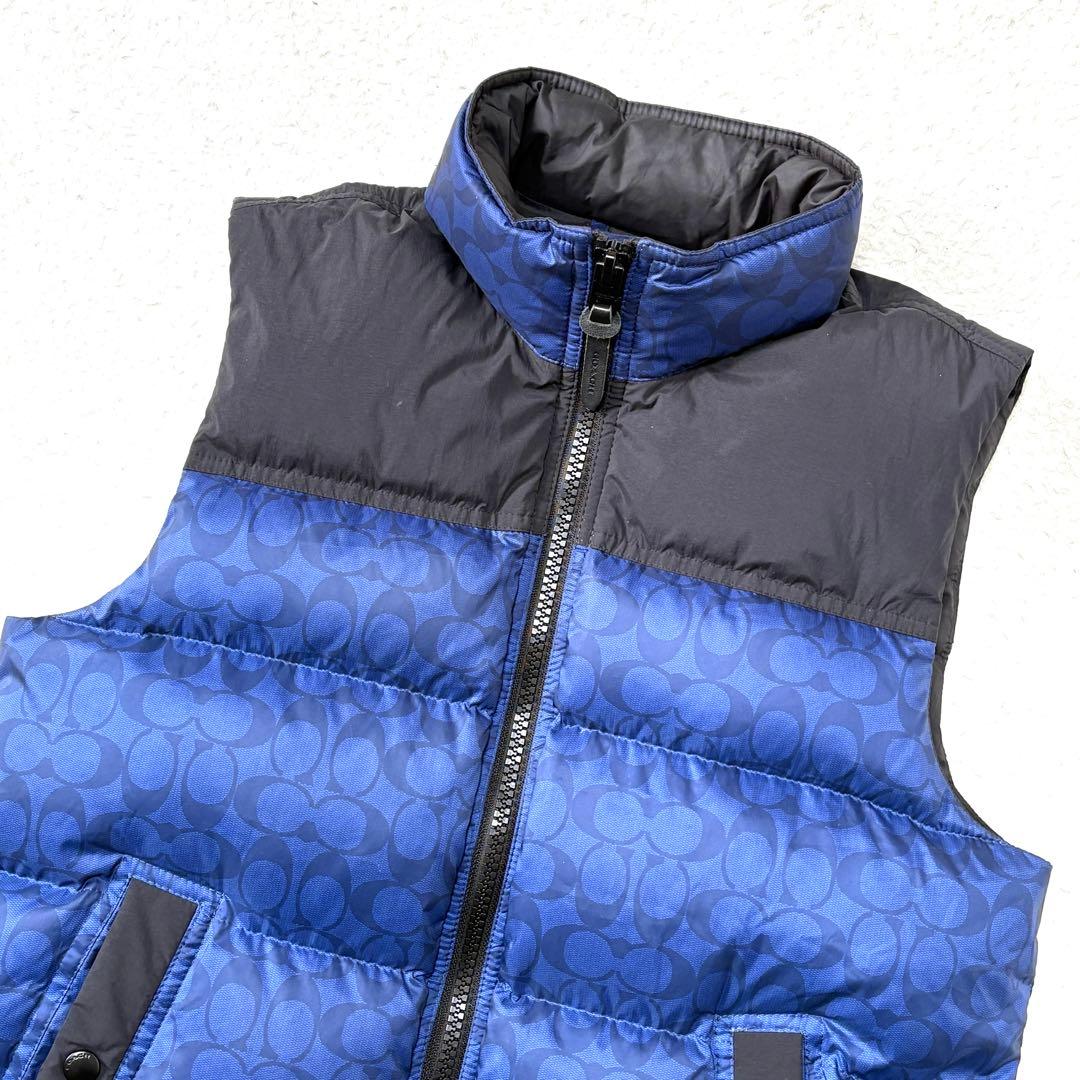 人気 COACH シグネチャー柄 ダウンベスト ブルー 正規品 S（ML相当）
