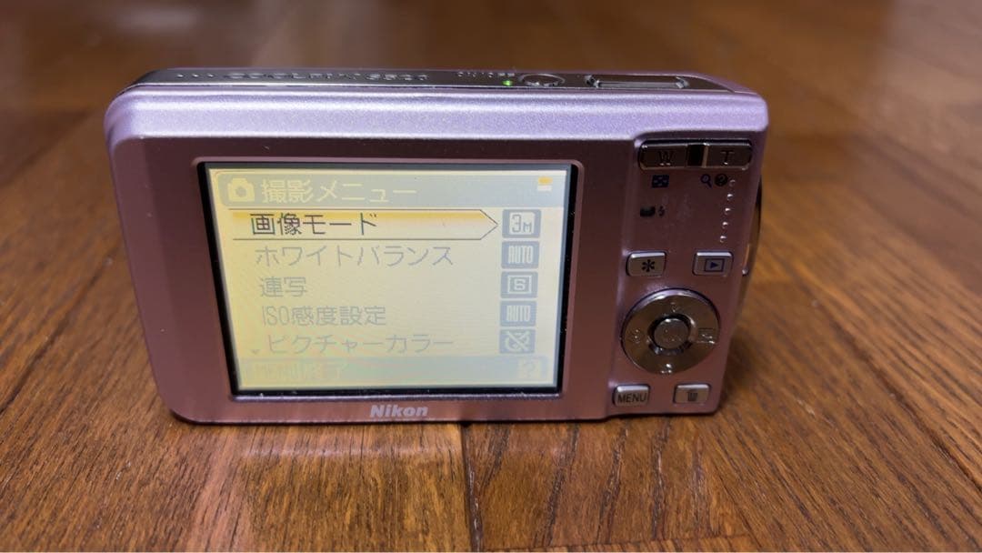 美品 Nikon COOLPIX S520 サクラカラー　ニコン