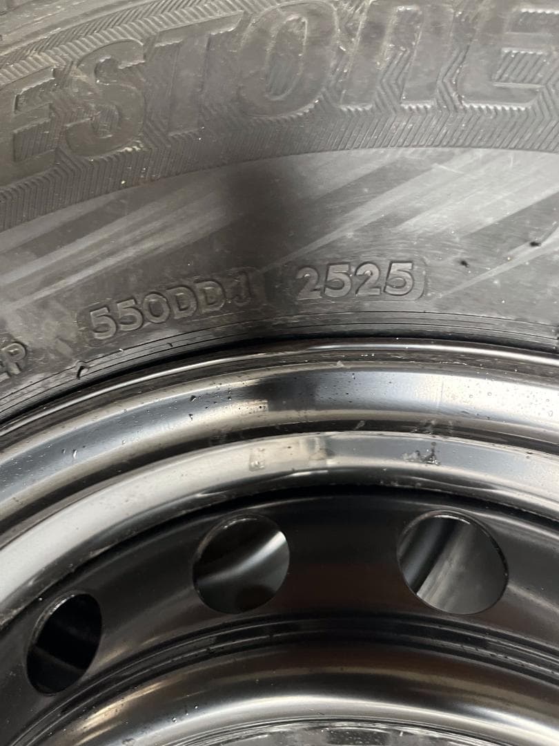 ハイエース用スタットレス BLIZZAK