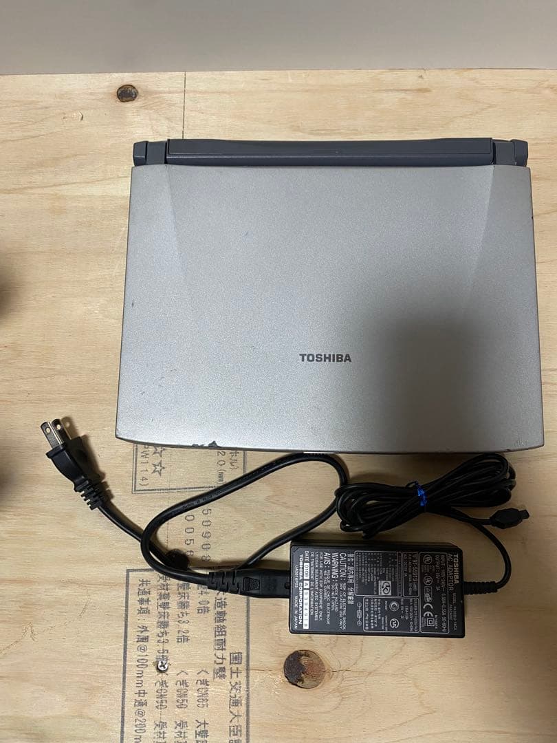 希少！ 東芝　satellite Windows98 スリム ノートPC