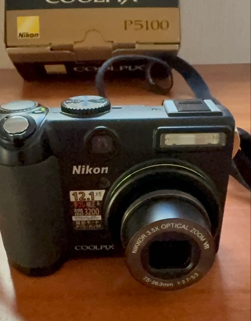 【中古】希少　Nikon COOLPIX P5100 デジタルカメラセット