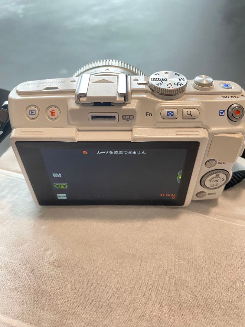 OLYMPUS M.ZUIKO 17mm f/2.8 【レンズ美品/本体難あり】