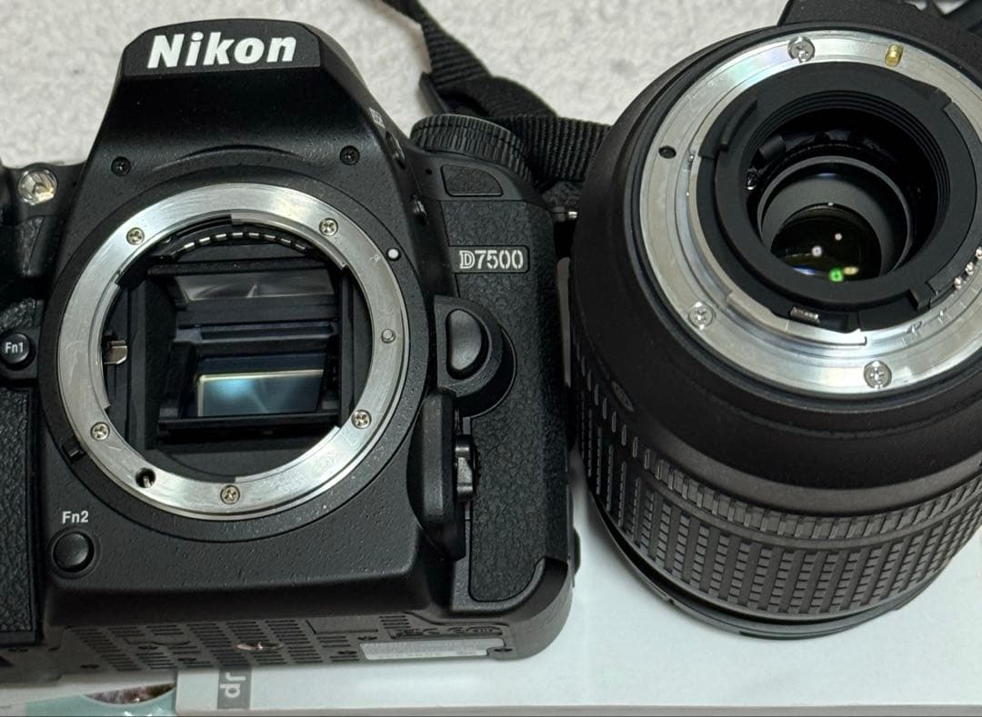 Nikon D7500 VR Kit 18-140mmレンズ付き