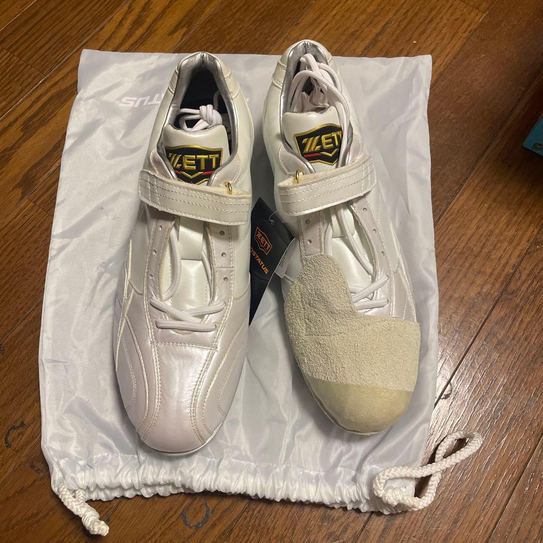 ZETT ホワイトスパイクシューズ