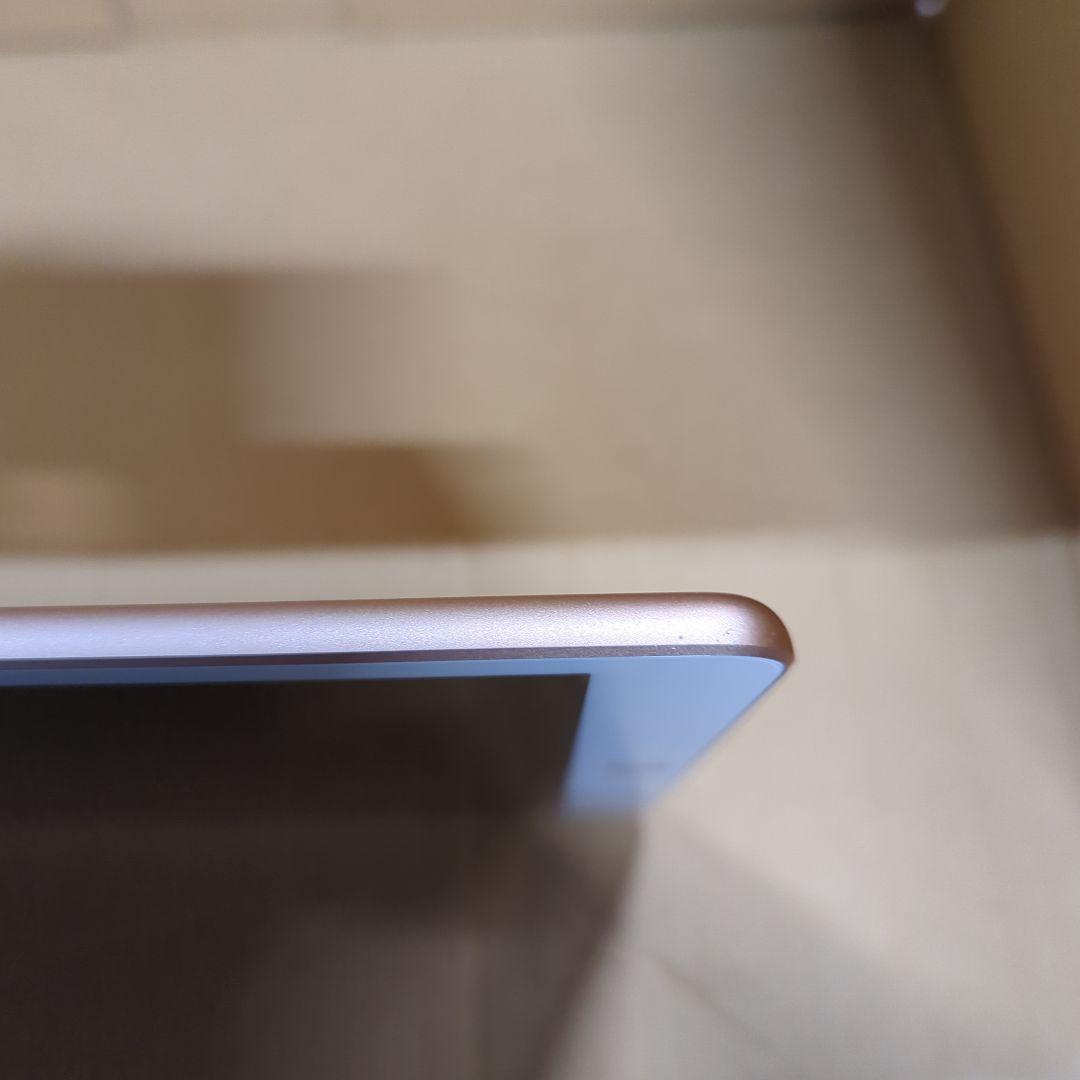 iPad 第8世代 128GB ゴールド Wi-Fiモデル