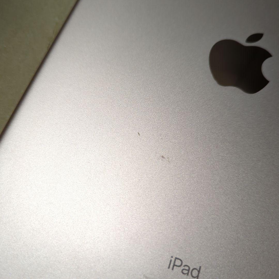 iPad 第8世代 128GB ゴールド Wi-Fiモデル