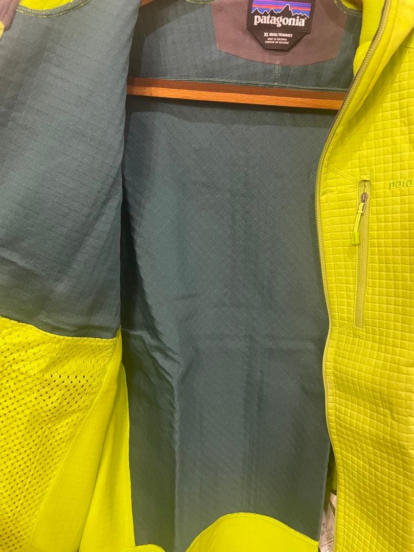 セール！Patagonia パーカー
