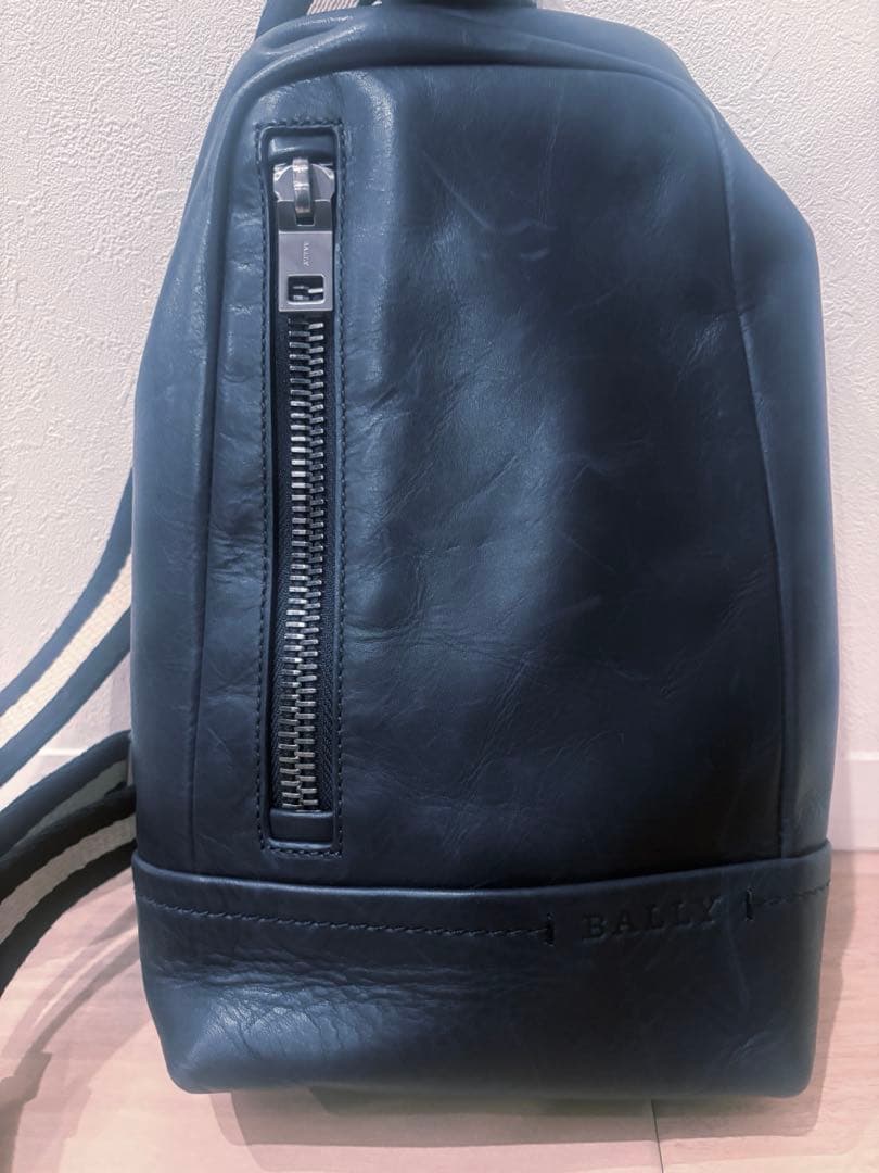 バリー　ボディバッグ　レザー　ネイビー　トレインスポッティング