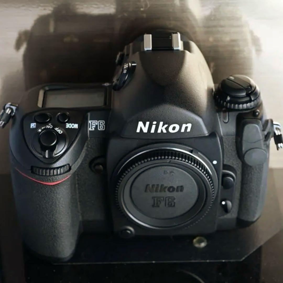 Nikon F6 スプリットスクリーン・展示台付きコレクション級　26000番台