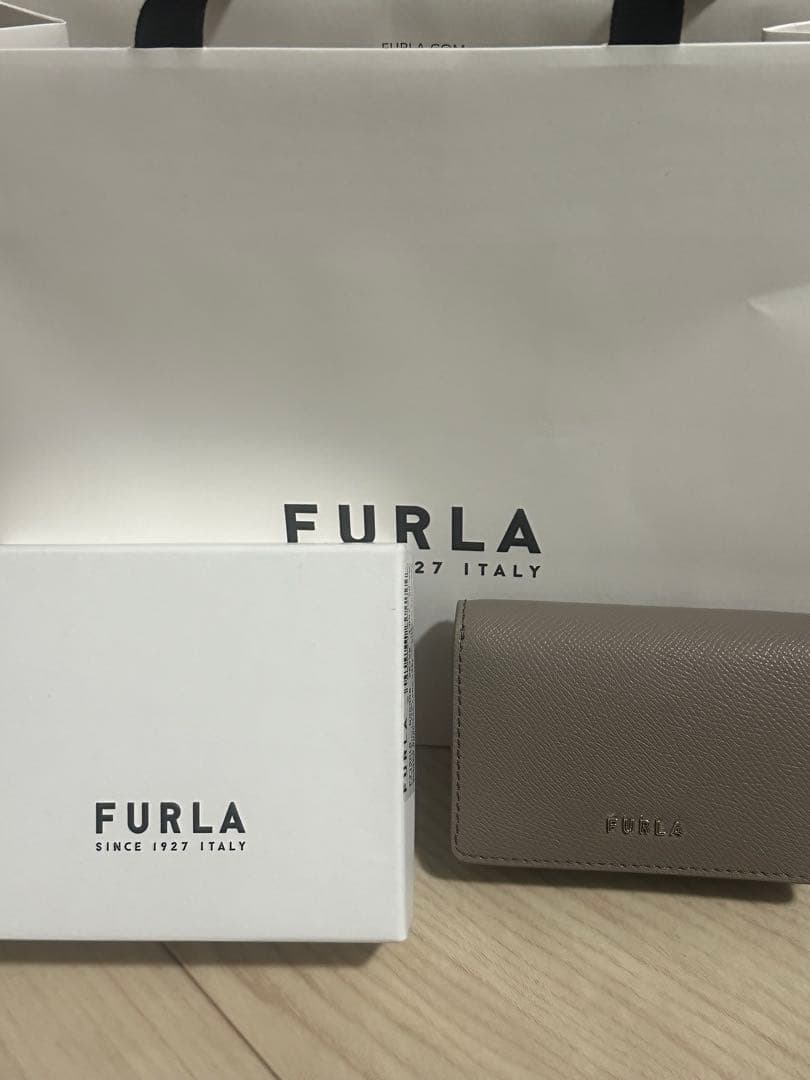 FURLA 名刺入れ グレー