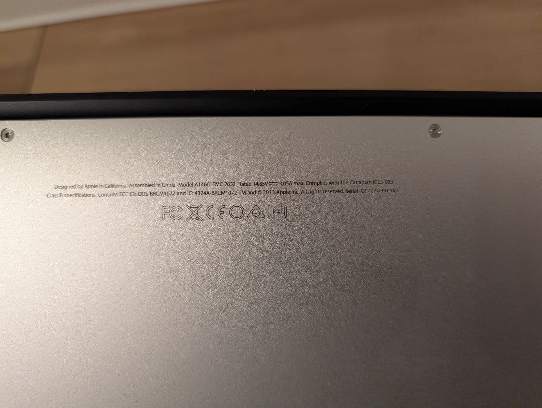 MacBook Air MD760 13インチ Core-i5/4GB