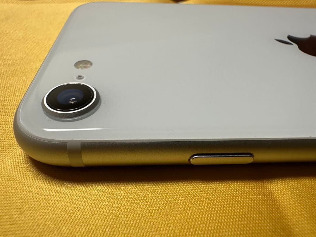 Apple iPhone SE (第2世代) ホワイト　純正バッテリー92%