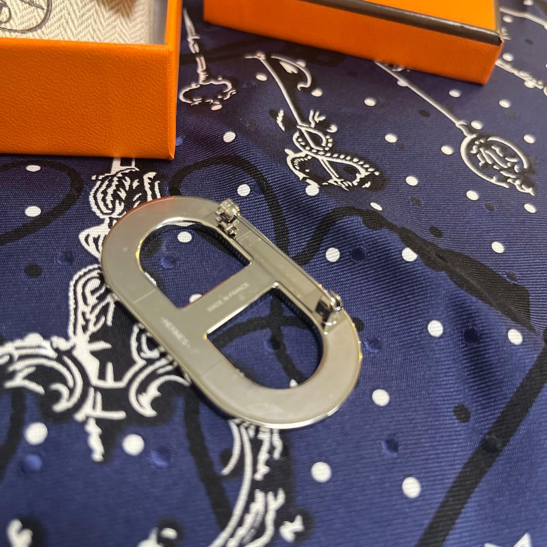 HERMES シェーヌダンクル　ブローチ　ブルー