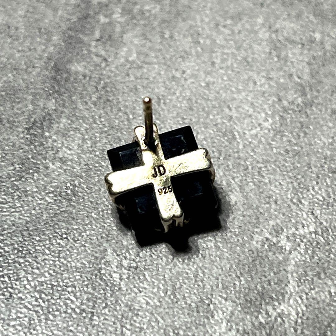 ギャラ付きJUSTIN DAVIS BLACK ICEピアス　ゴールド　k18