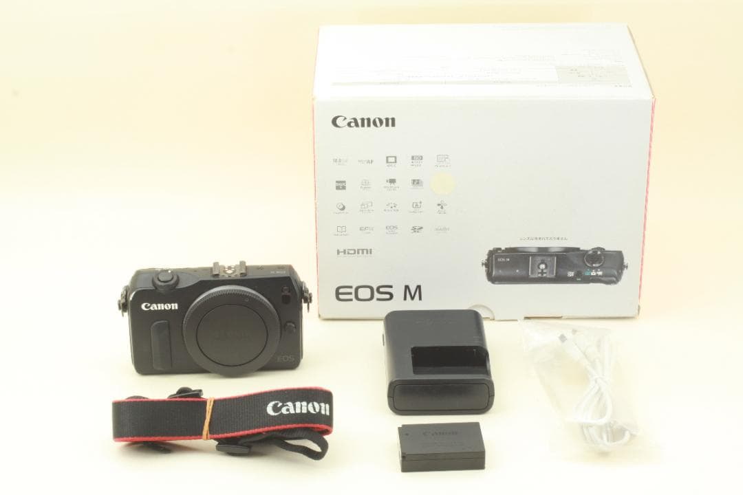 美品 CANON キヤノン ミラーレス一眼カメラ EOS M ボディ ブラック