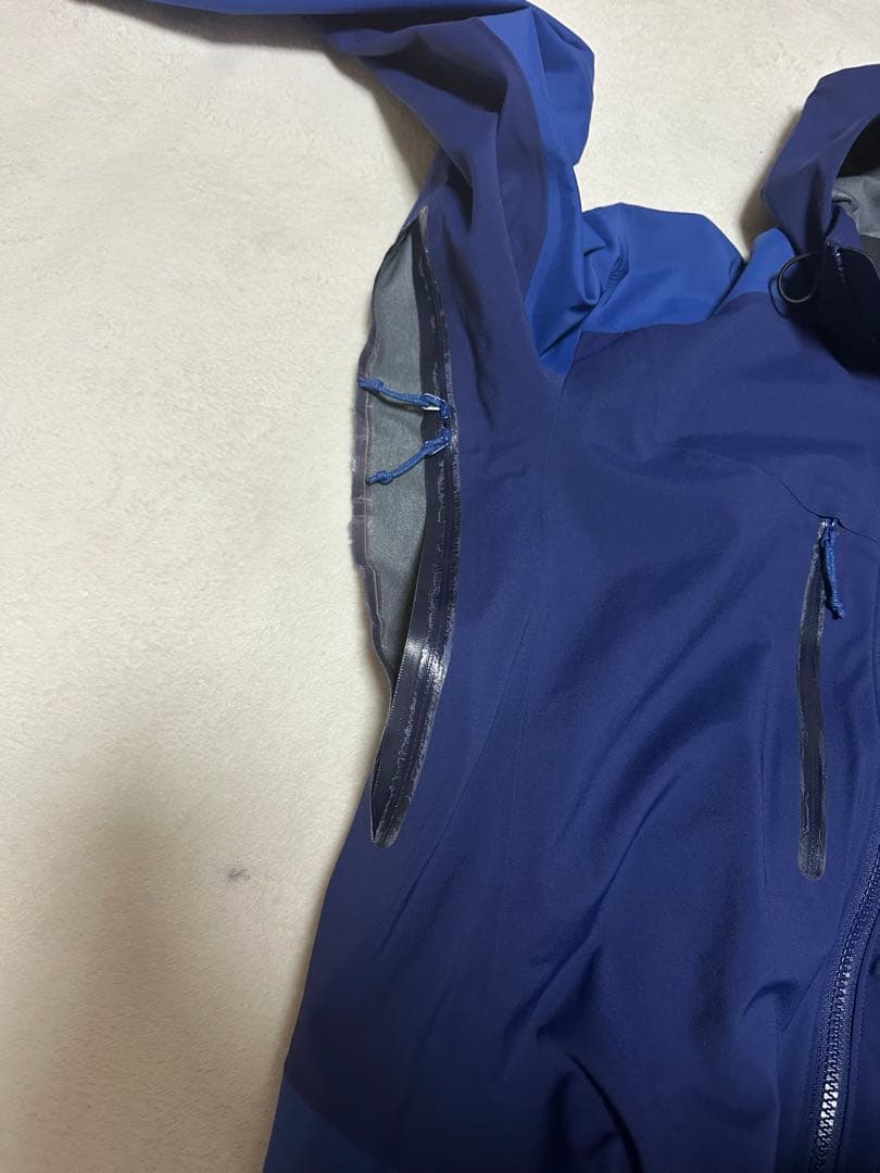 ARC'TERYX メンズ マウンテンパーカー ネイビー