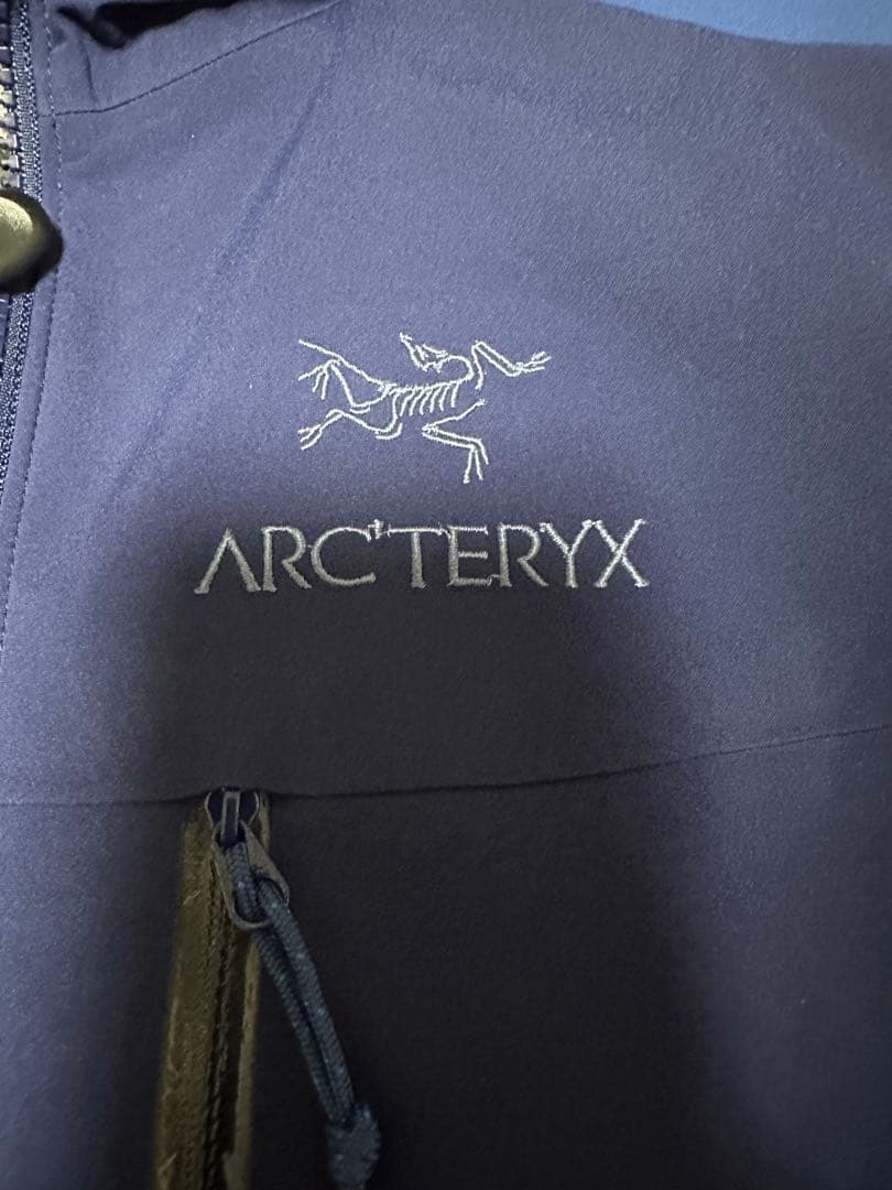 ARC'TERYX メンズ マウンテンパーカー ネイビー