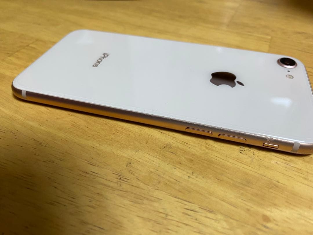 iPhone8 64GB シルバー