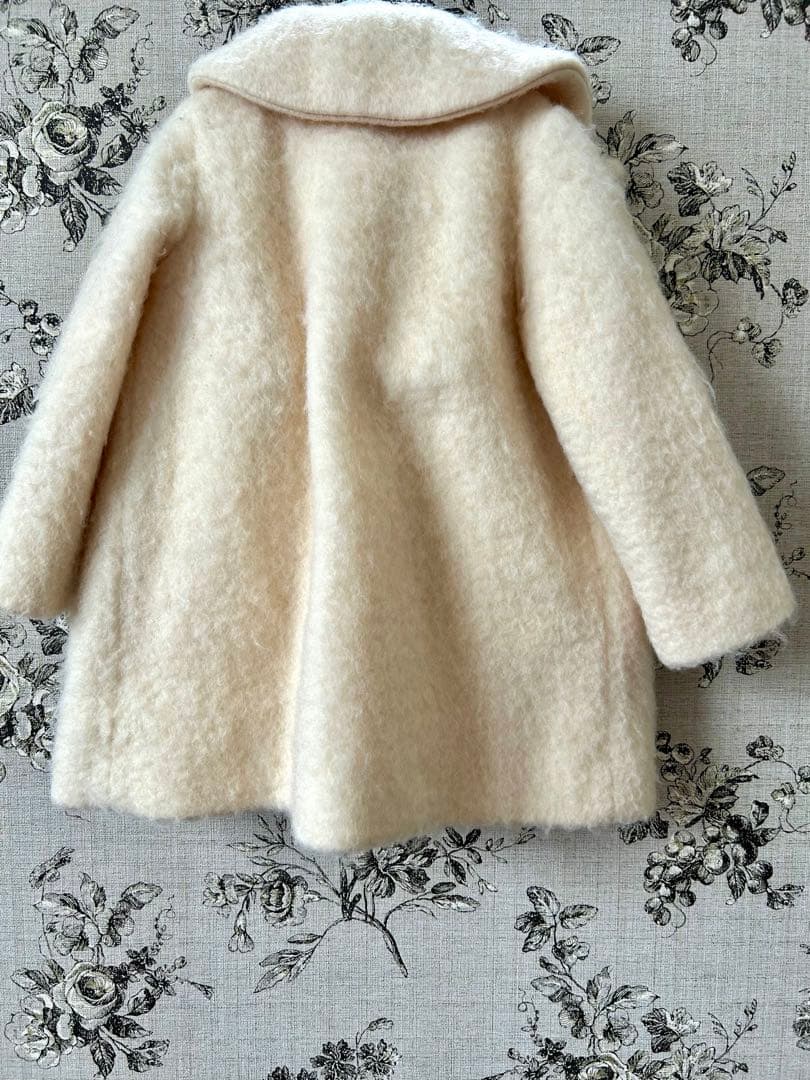 シャーリーテンプル　白うさぎブローチ付きコート100（95〜105）美品