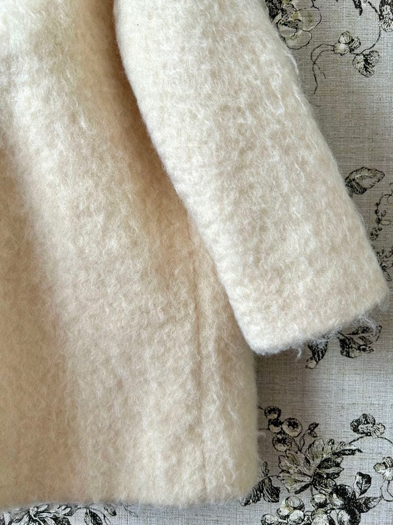 シャーリーテンプル　白うさぎブローチ付きコート100（95〜105）美品