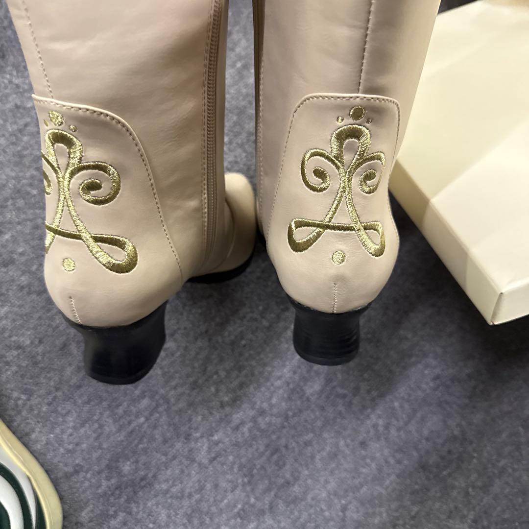 d*9様 【正規品】アナ　白ブーツ