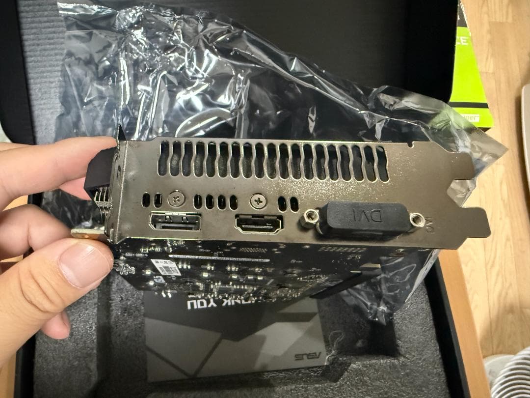 グラフィックボード・グラボ・ビデオカード ASUS GeForce GTX 1660 Super OC 6GB