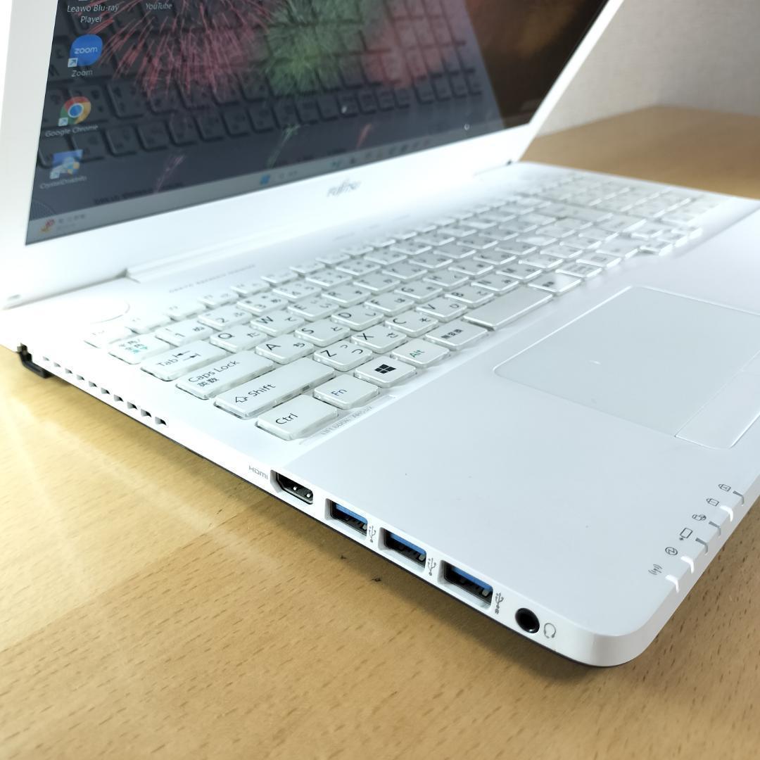 ノートパソコン i7 Windows11 SSD メモリ24GB 富士通 カメラ