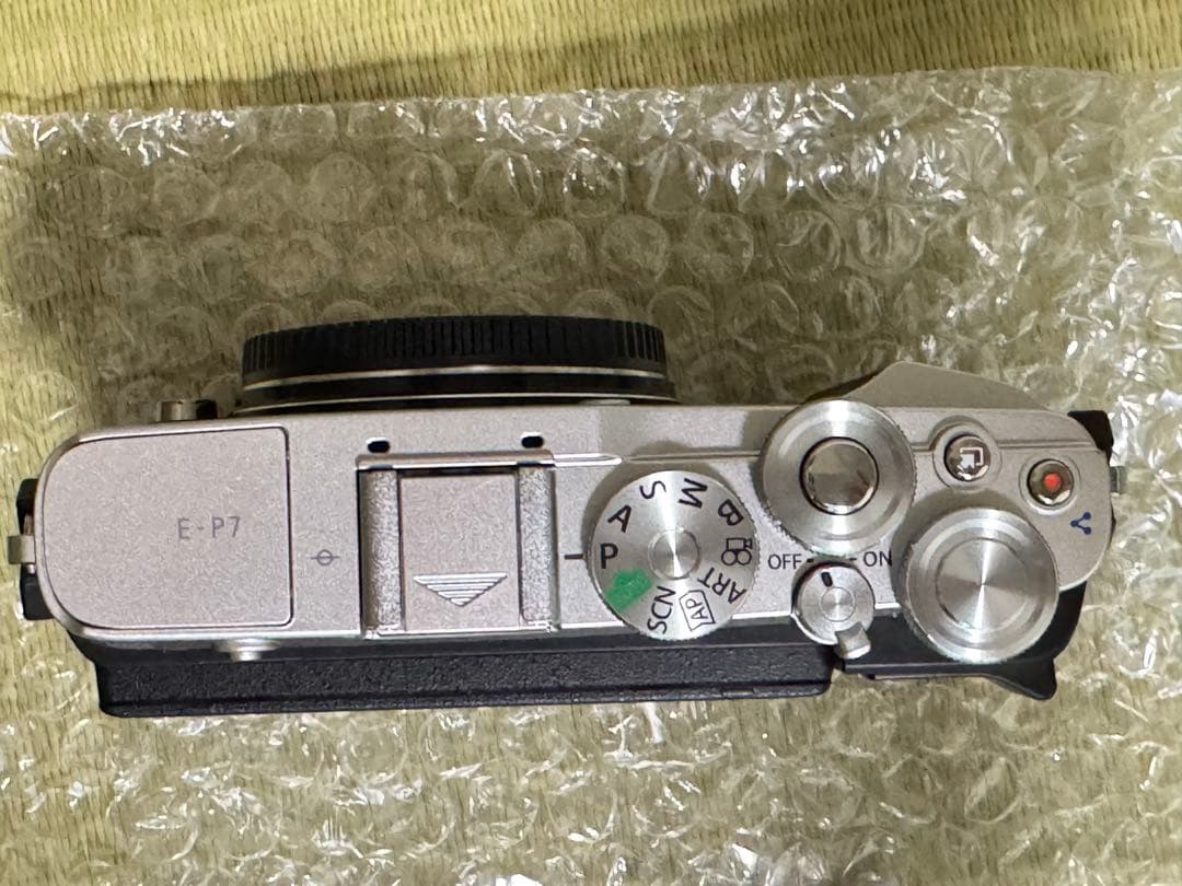 OLYMPUS PEN E-P7 14-42mm EZ レンズキット シルバー