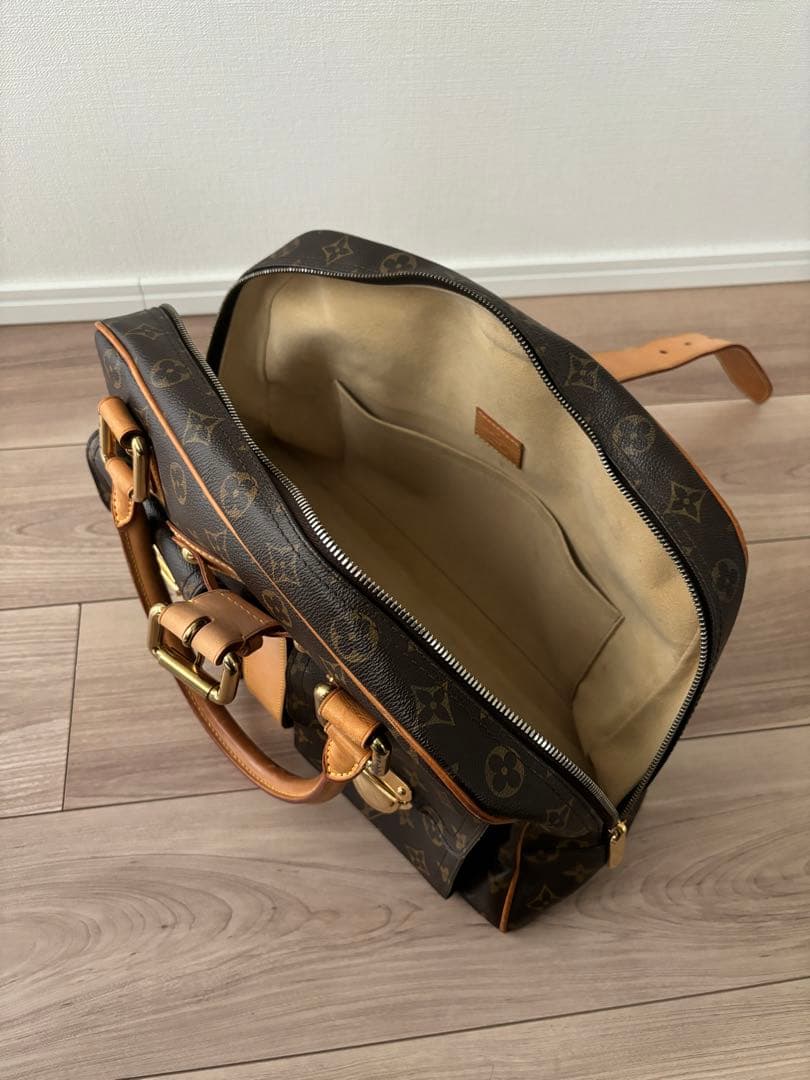 ルイ・ヴィトン マンハッタン GM モノグラム ボストンバッグ