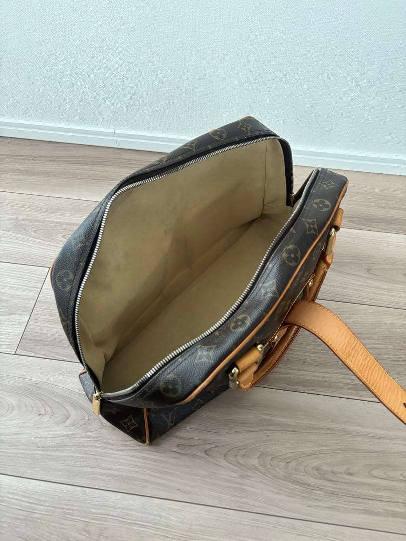 ルイ・ヴィトン マンハッタン GM モノグラム ボストンバッグ