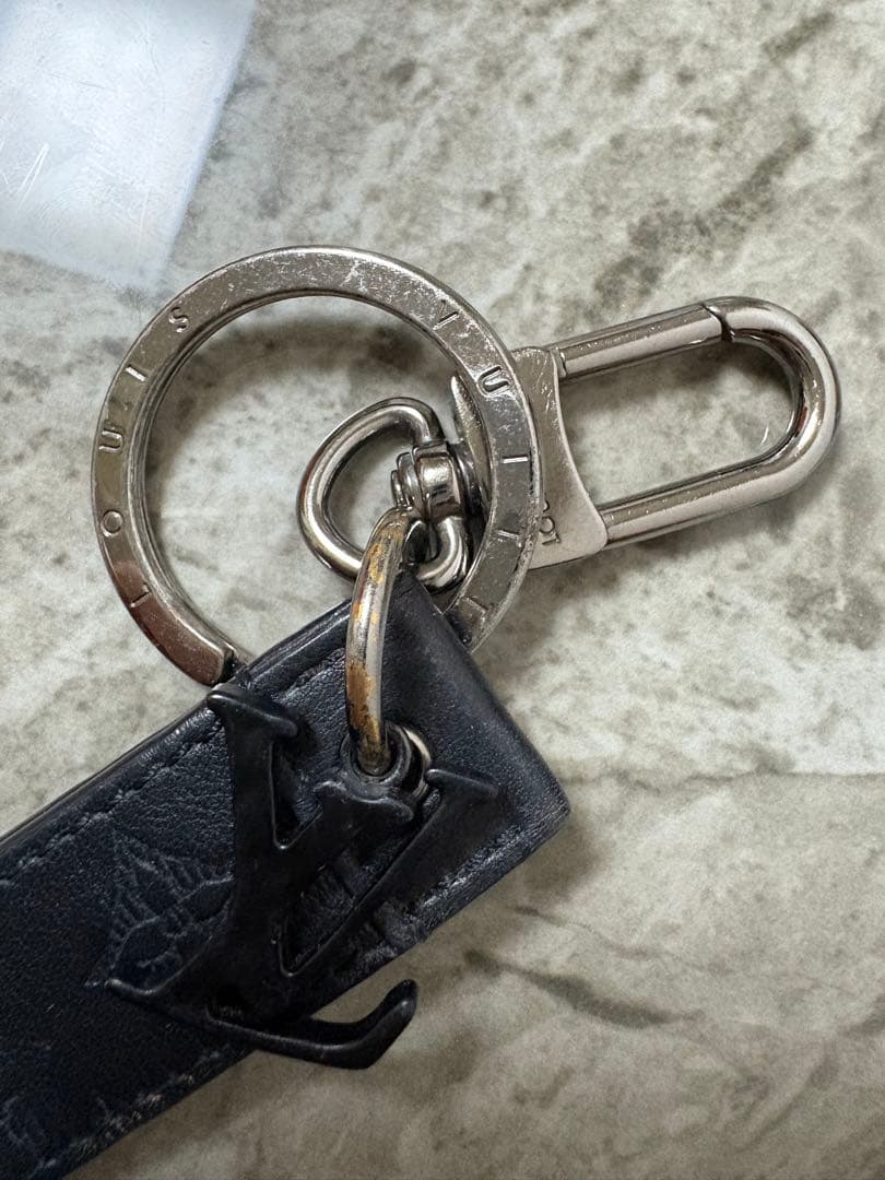 LOUIS VUITTON ブラックレザー キーリング