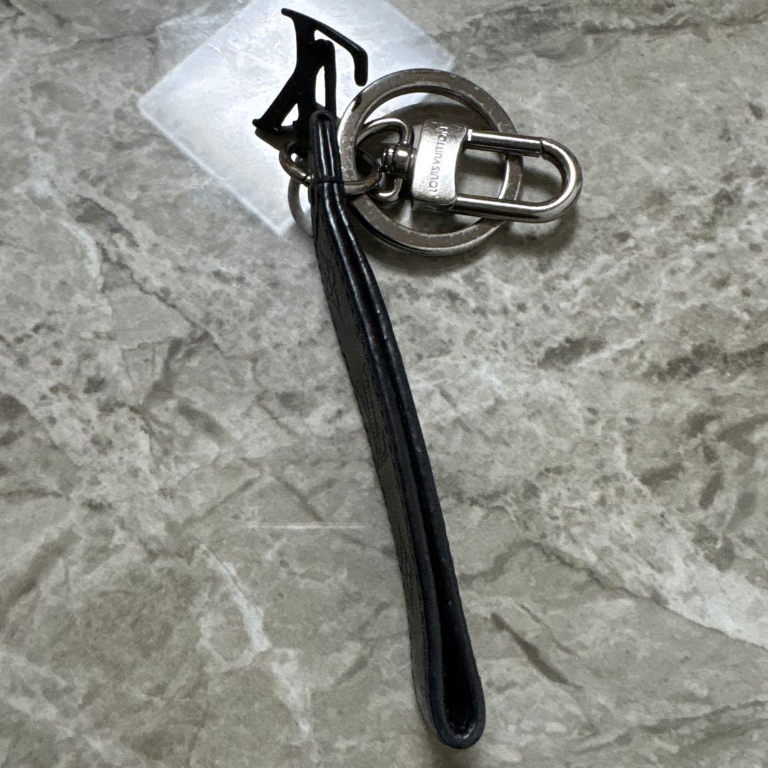 LOUIS VUITTON ブラックレザー キーリング