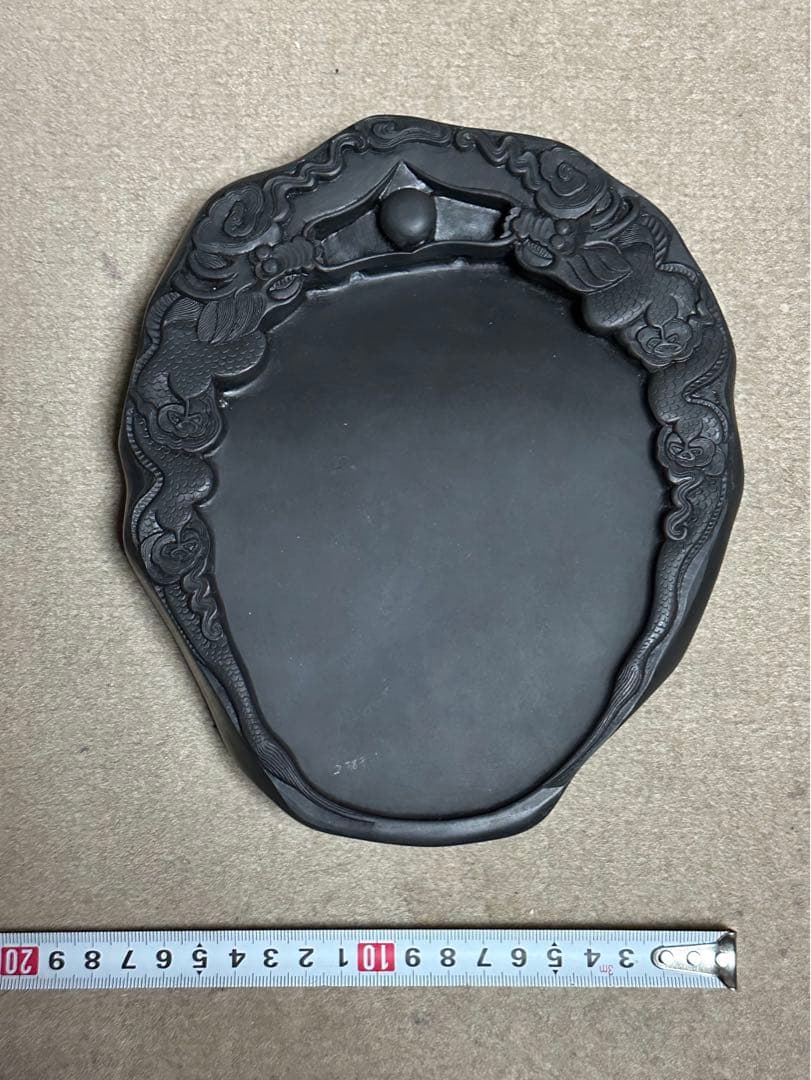 中国美術　双龍搶珠（龍戱玉）楕円硯