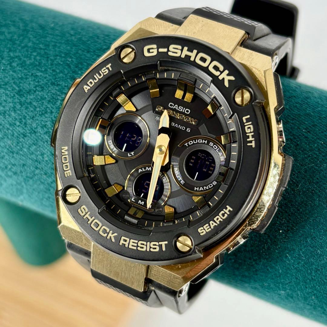 CASIO Gショック GST-W300G 黒 ラバー 電波ソーラー腕時計