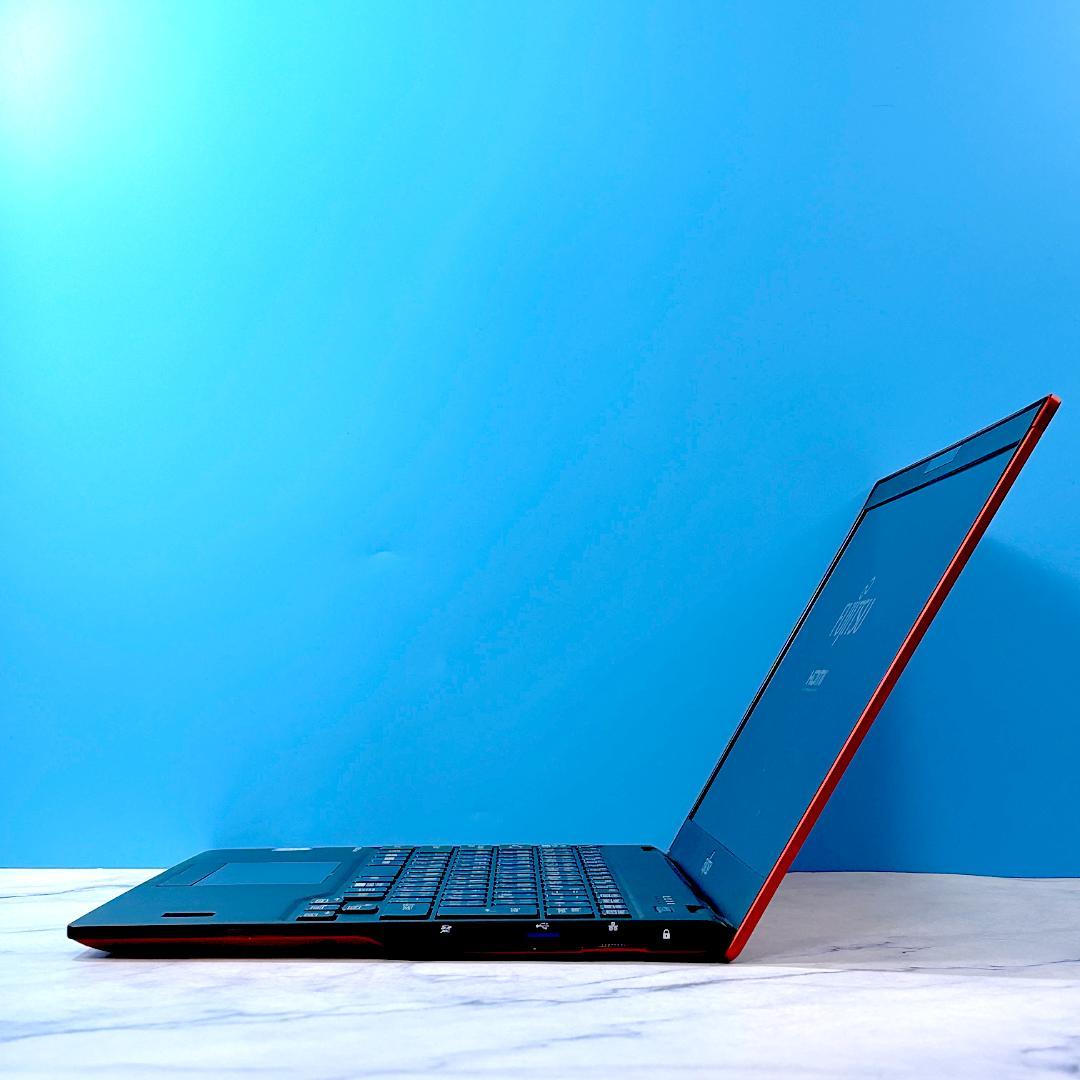 超薄型軽量☆corei5 第8世代高年式★指紋認証★希少レッド・ノートパソコン