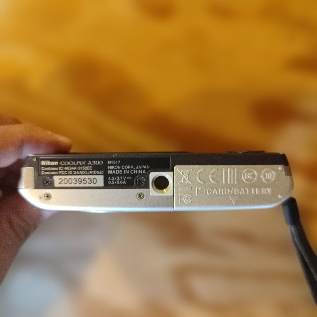 Nikon COOLPIX A300 デジタルカメラ 8倍ズーム