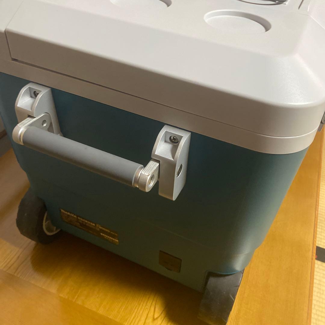 マキタ　充電式保冷温庫　CW002GZ 50L