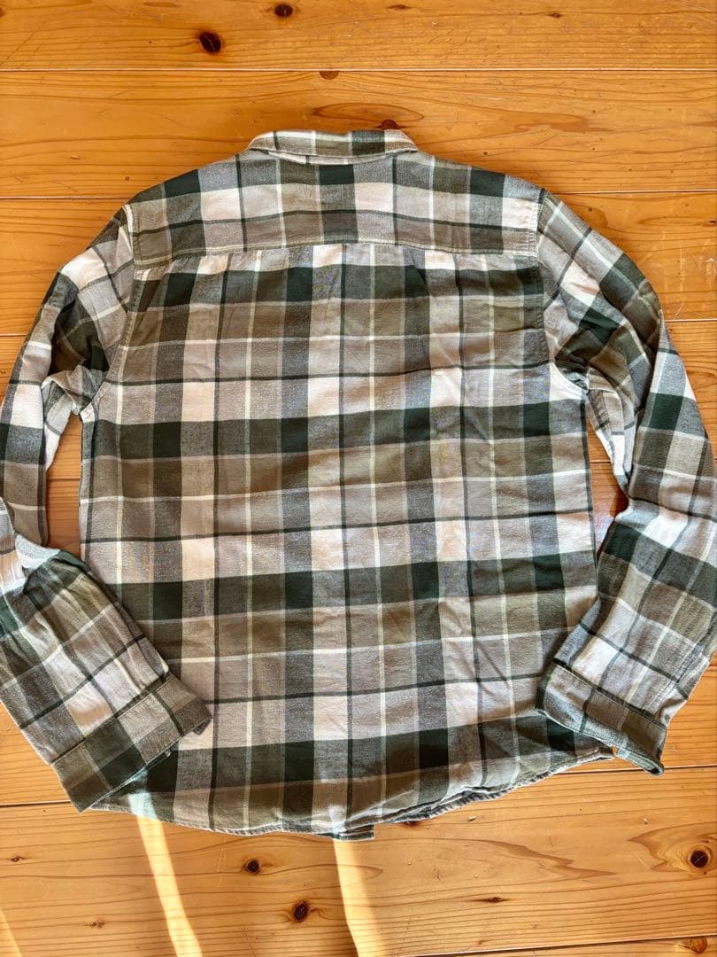 パタゴニア　チェック柄カーキグリーン系　フランネルシャツ　Sサイズ　2025製？