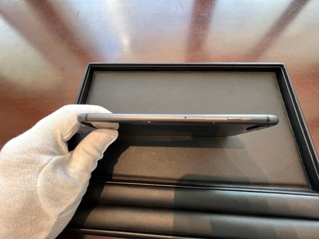 し*ね様 iPhone 8プラス　ブラック 本体のみ　64gb SIMフリー