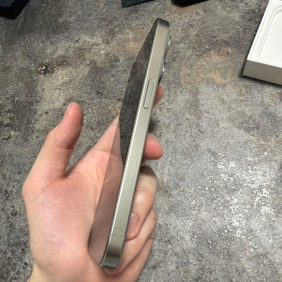 【傷少なめ】Iphonee15pro 128GB