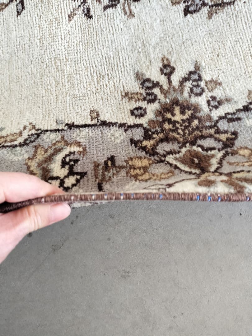 ダークベージュとグレーのトルコラグ雅姫さん　No.749