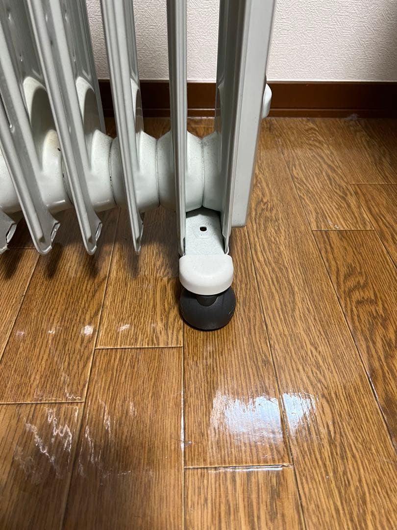 【メーカ価格】31,350円 デロンギオイルヒーターHJ0812